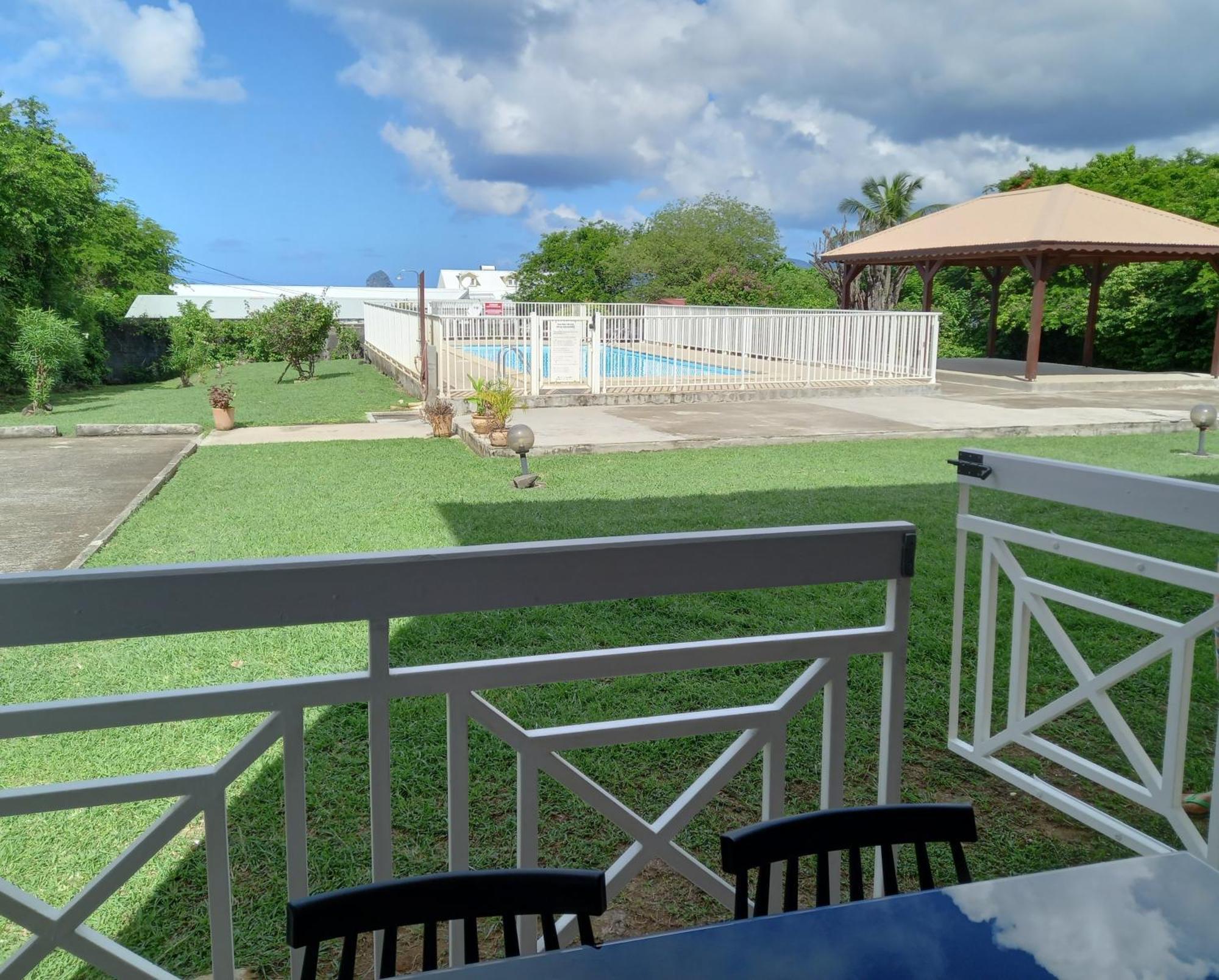 Appartement A Anse Mabouya En Rez De Jardin Avec Piscine A Proximite Des Plages Sainte-Luce Exterior photo
